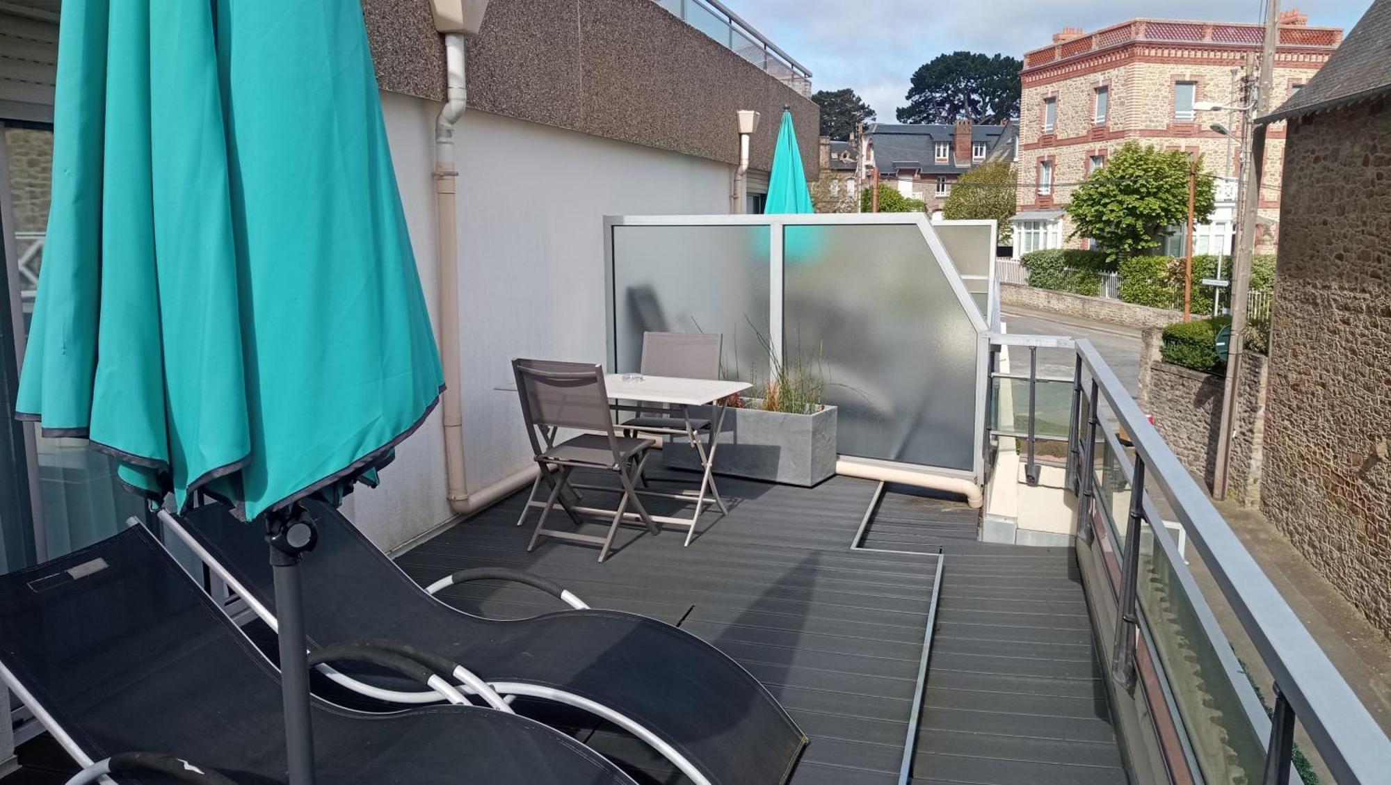 Le Crystal Dinard Plage Exterior foto
