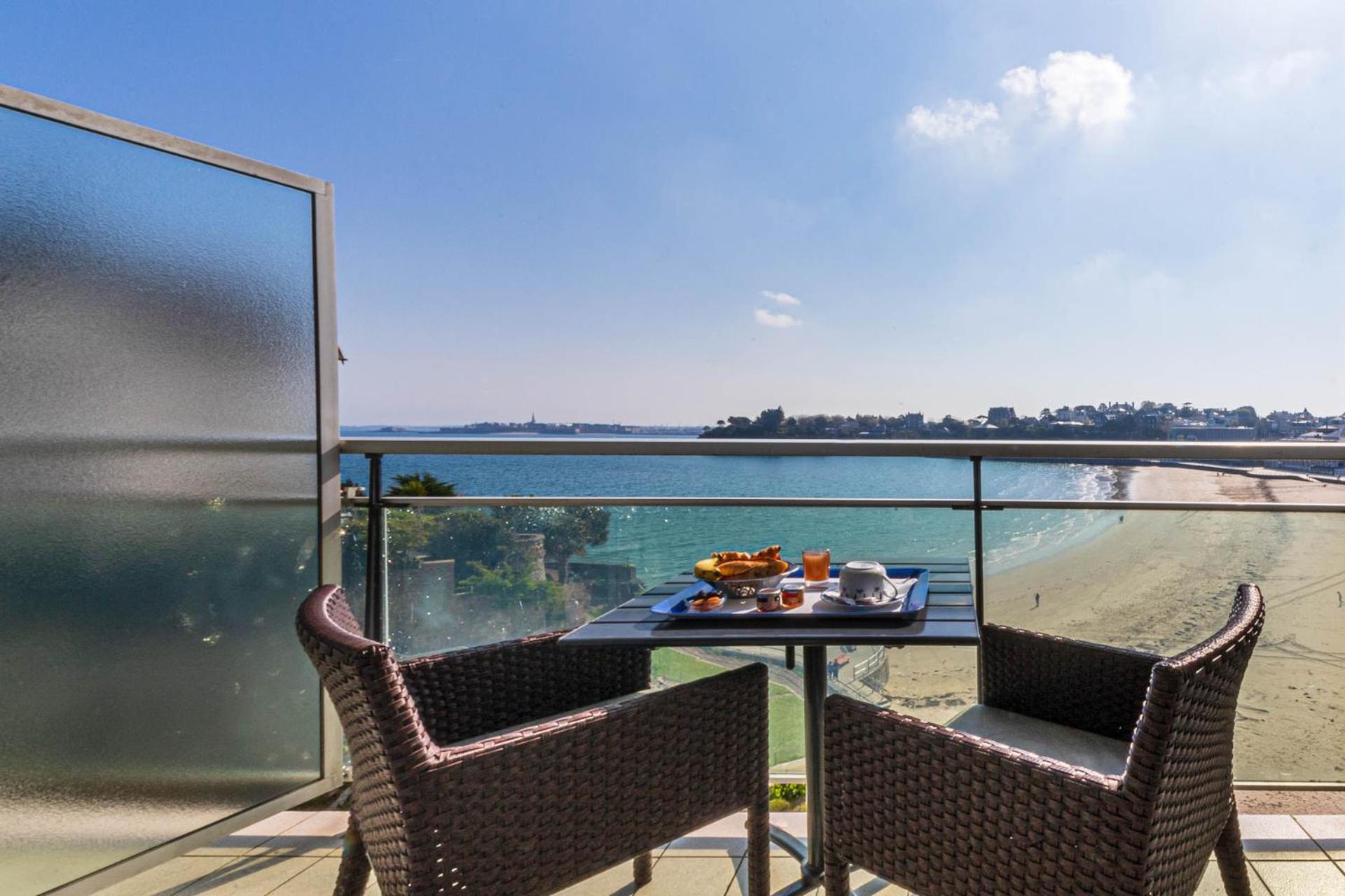 Le Crystal Dinard Plage Exterior foto