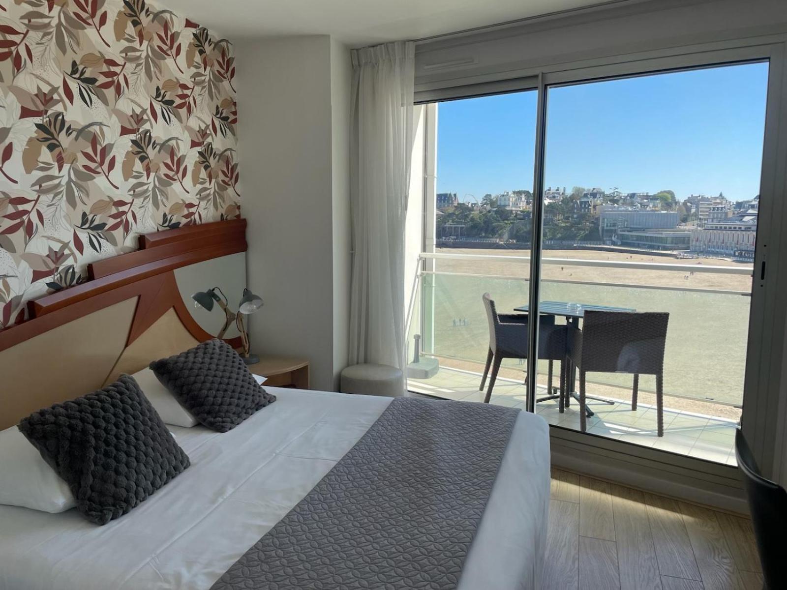 Le Crystal Dinard Plage Exterior foto
